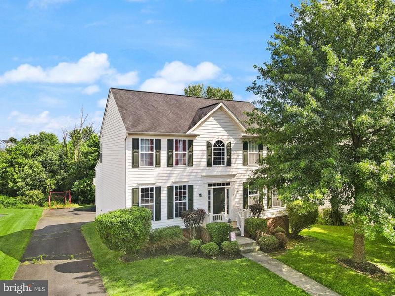 7 Cooper Run St, Lovettsville, VA 20180