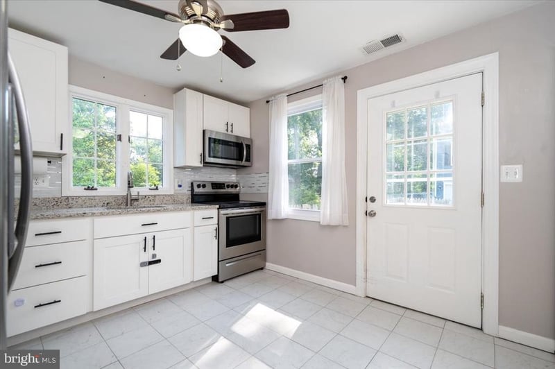 409 Maple Ln NW, Glen Burnie, MD 21061