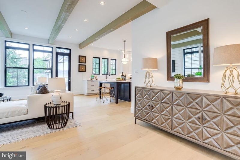 1933 N Van Buren St, Arlington, VA 22205