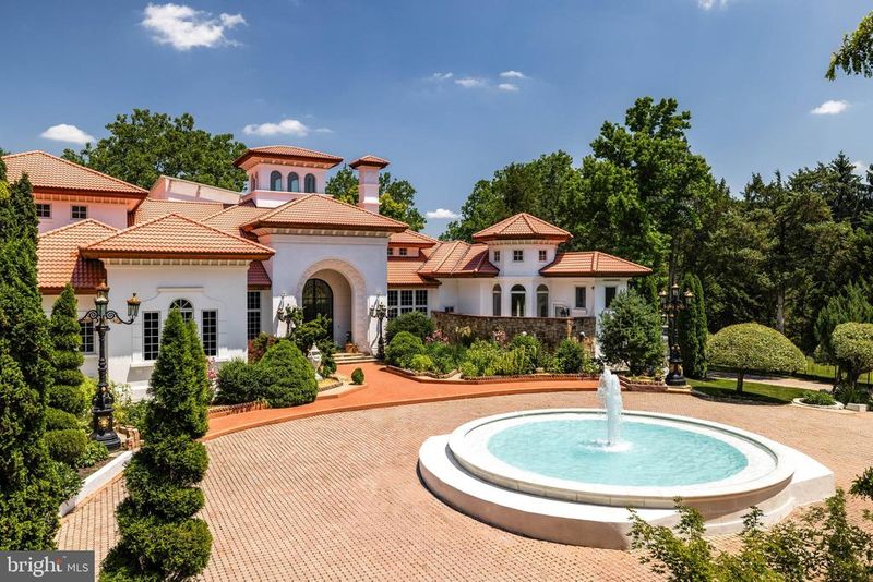 9101 River Rd, Potomac, MD 20854