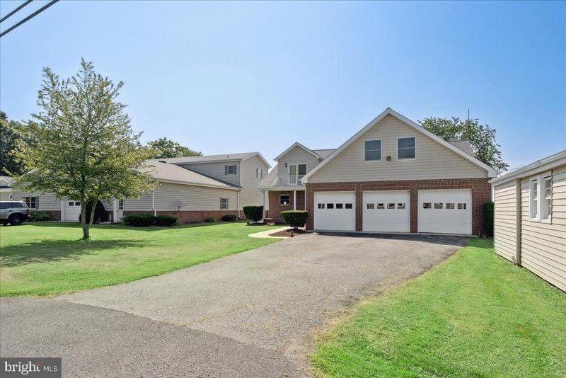 6047 Melbourne Ave, Deale, MD 20751