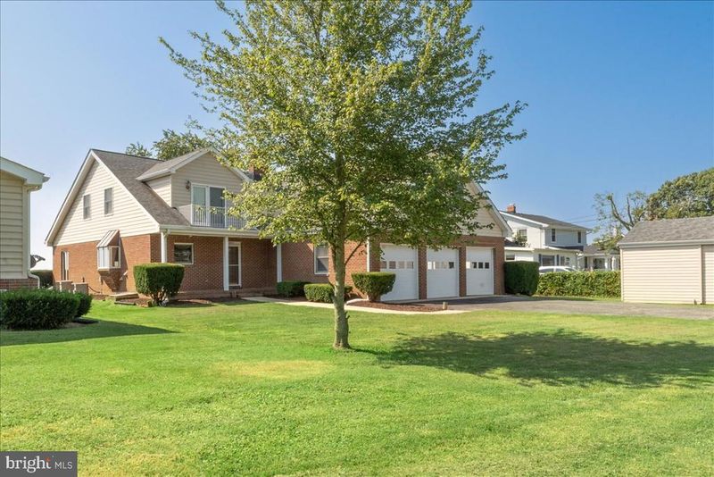 6047 Melbourne Ave, Deale, MD 20751