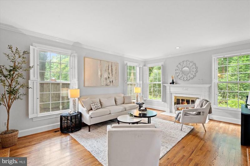 7287 Evans Mill Rd, Mclean, VA 22101