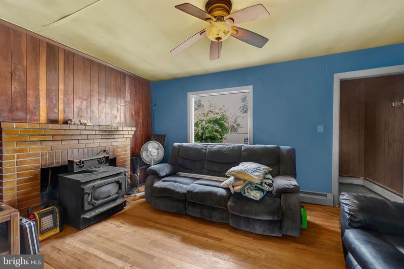 7701 Emerson Rd, Hyattsville, MD 20784
