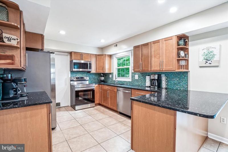 13000 Cheswood Ln, Bowie, MD 20715