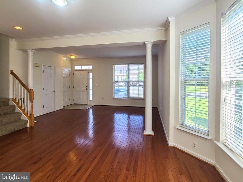210 Hillside Ct, Stafford, VA 22554