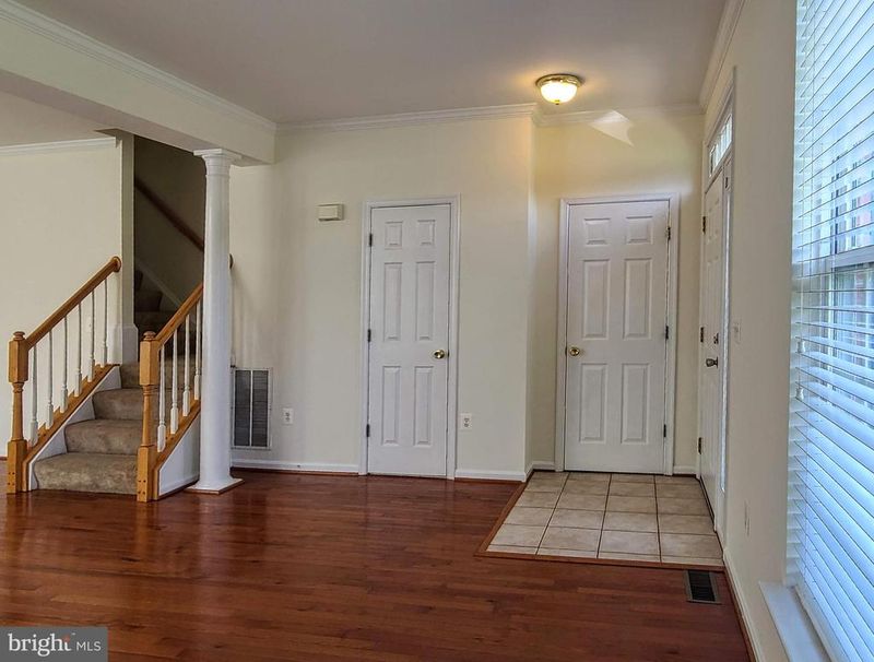 210 Hillside Ct, Stafford, VA 22554