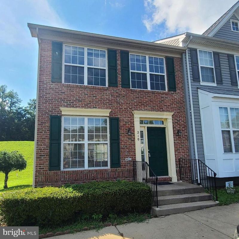 210 Hillside Ct, Stafford, VA 22554