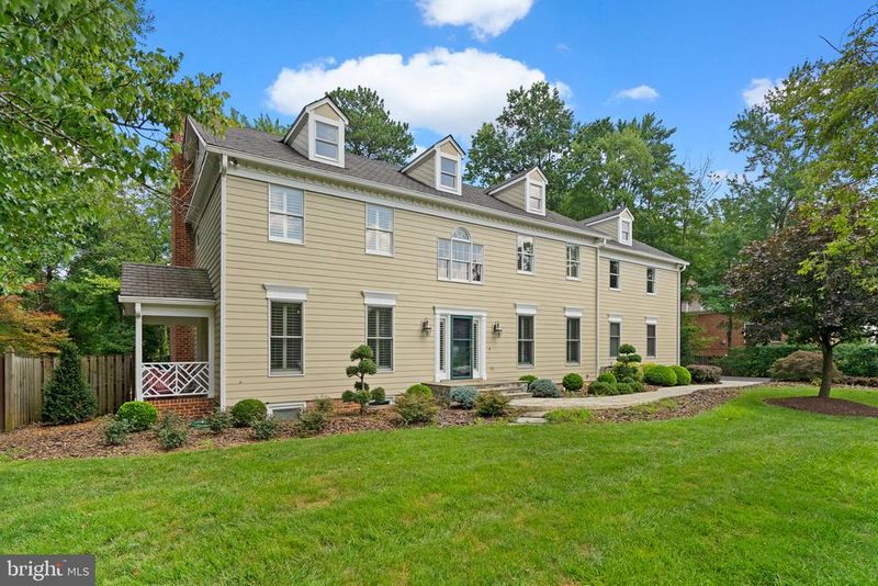 1301 Daviswood Dr, Mclean, VA 22102
