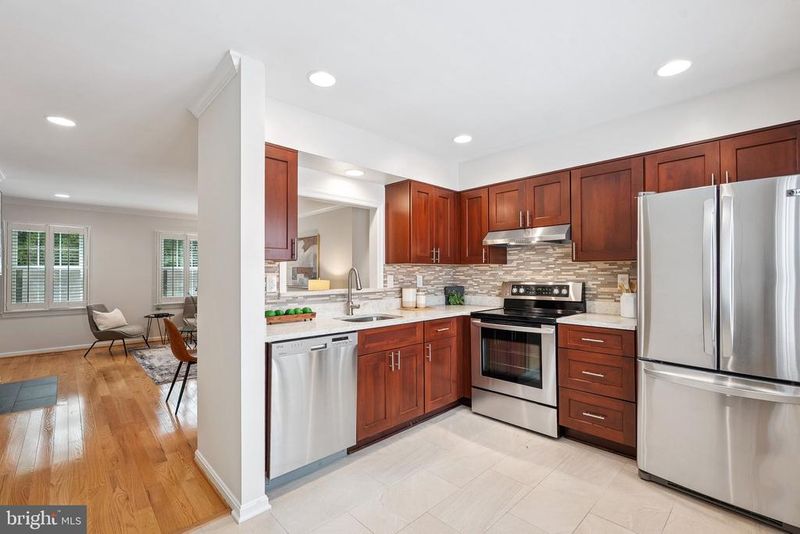 6861 Washington Blvd, Arlington, VA 22213