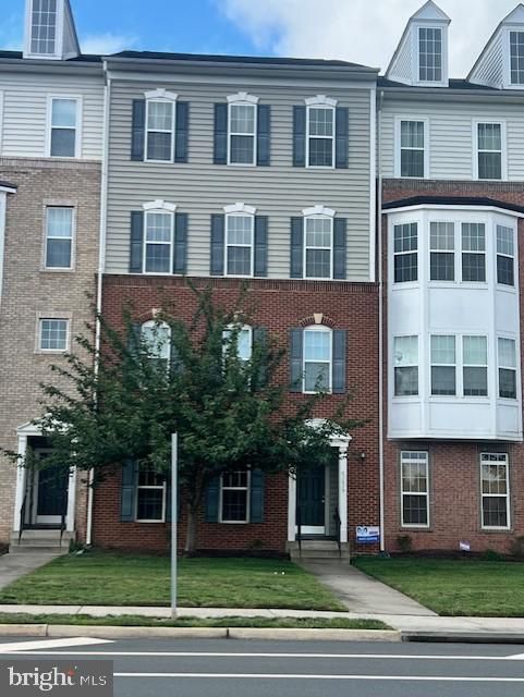 43841 Centergate Dr, Ashburn, VA 20148