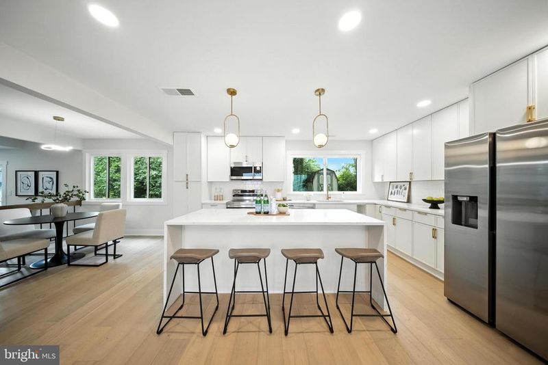 5503 Fireside Ct, Fairfax, VA 22032