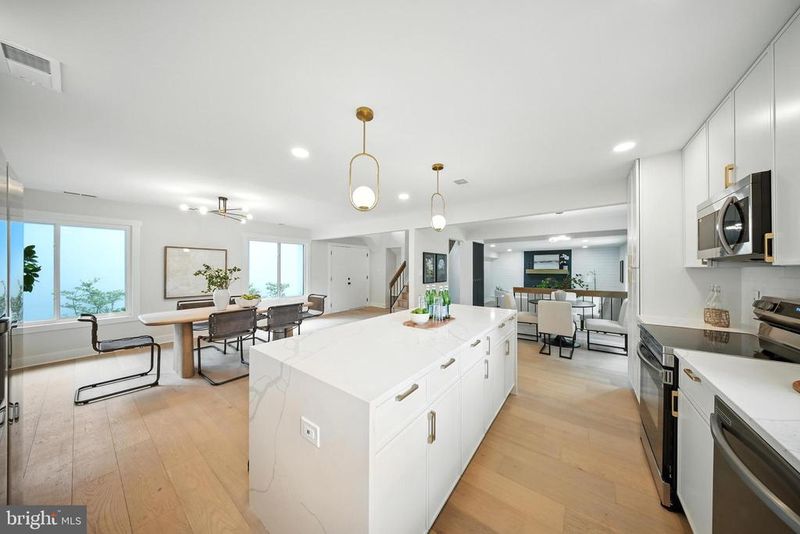 5503 Fireside Ct, Fairfax, VA 22032