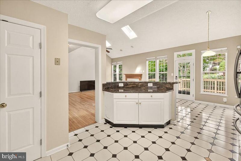1708 Algonquin Rd, Frederick, MD 21701