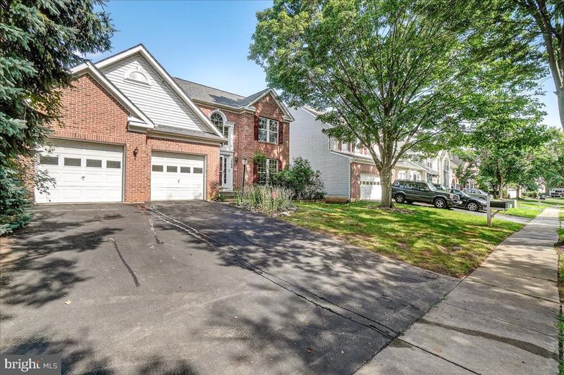 1708 Algonquin Rd, Frederick, MD 21701