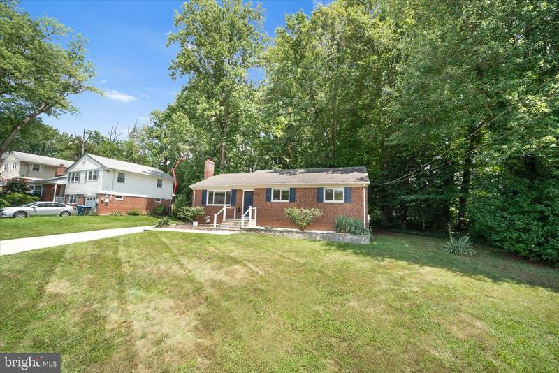 7403 Bath St, Springfield, VA 22150