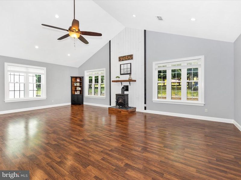 6047 Quinn Rd, Frederick, MD 21701