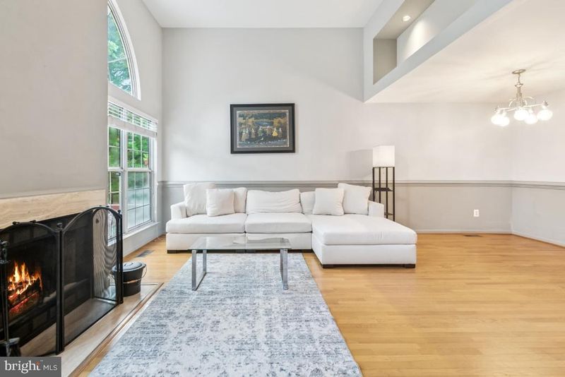 44 Silver Moon Dr, Silver Spring, MD 20904