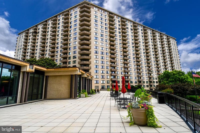 5225 Pooks Hill Rd #222N, Bethesda, MD 20814