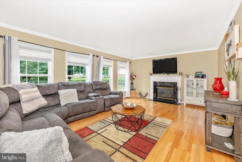 95 Burnside Ct, Frederick, MD 21702