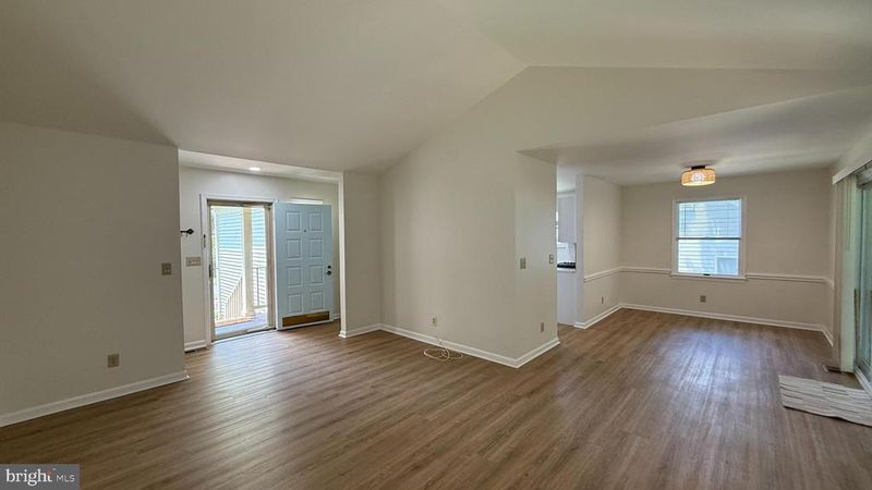6 Ridgewood Dr, Stafford, VA 22556
