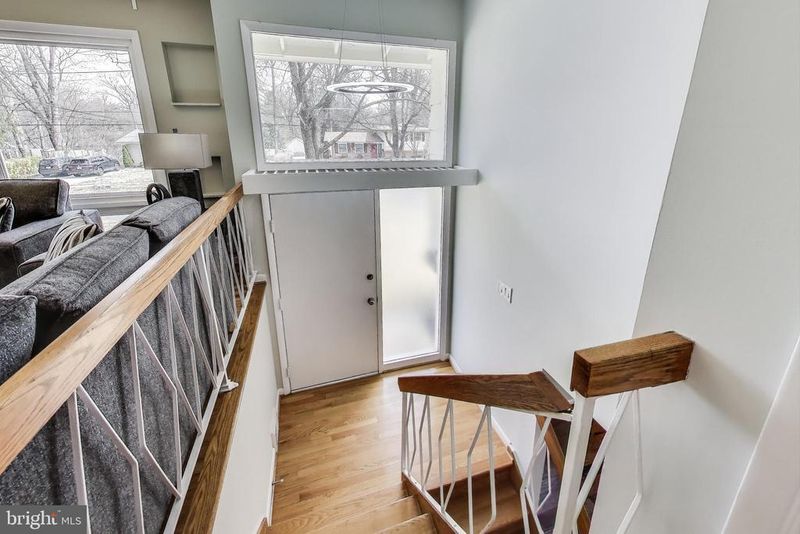14316 Woodcrest Dr, Rockville, MD 20853