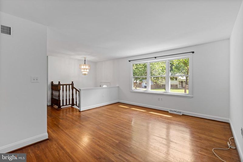10422 Floral Dr, Adelphi, MD 20783