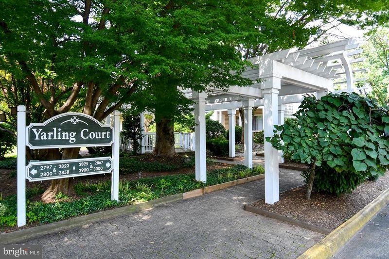 2797 Yarling Ct, Falls Church, VA 22042