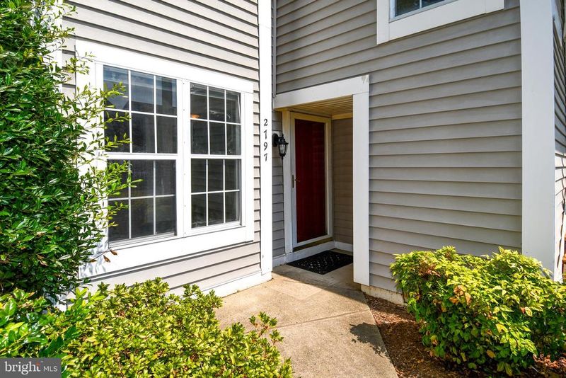 2797 Yarling Ct, Falls Church, VA 22042
