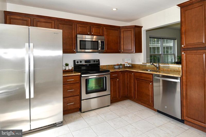2797 Yarling Ct, Falls Church, VA 22042
