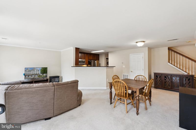 2807 Chinkapin Oak Ln, Woodbridge, VA 22191