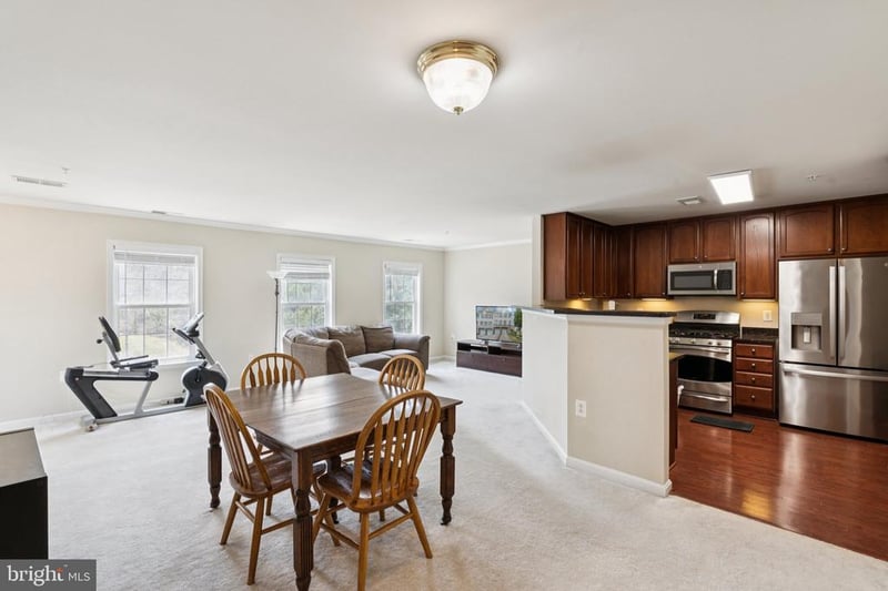 2807 Chinkapin Oak Ln, Woodbridge, VA 22191