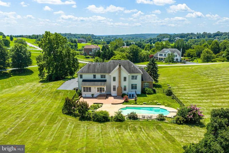 40870 Beechnut Rd, Leesburg, VA 20175