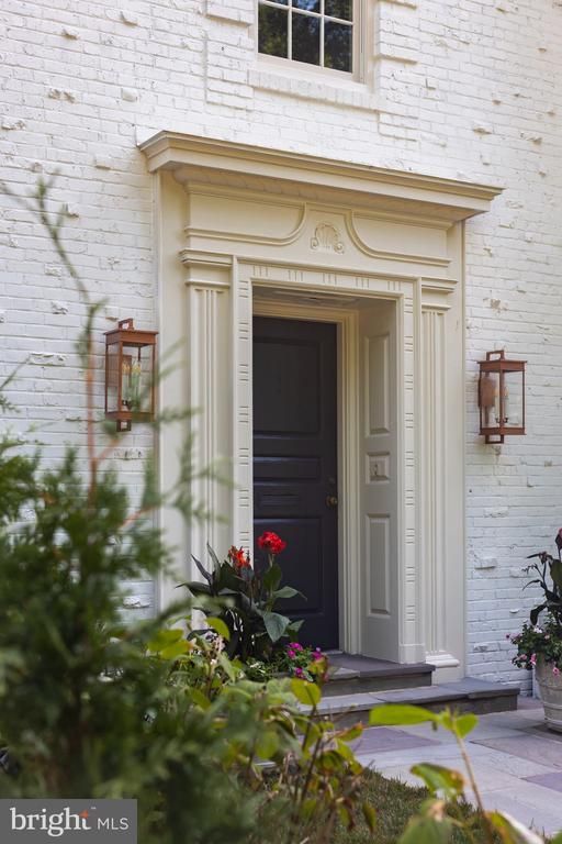 2825 Mcgill Ter NW, Washington, DC 20008