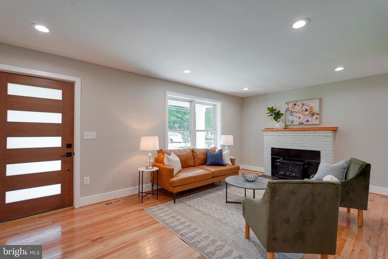 4118 Knowles Ave, Kensington, MD 20895