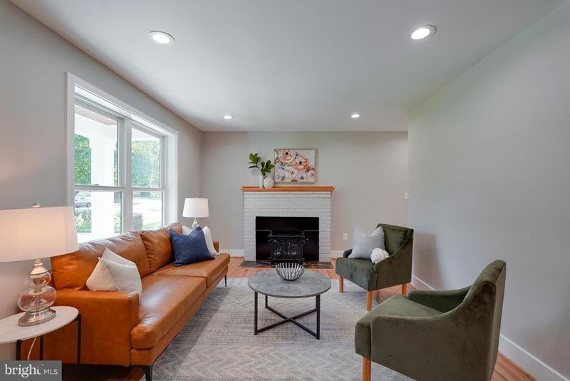4118 Knowles Ave, Kensington, MD 20895