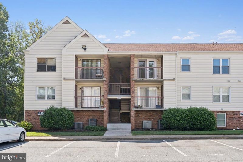 202 Chesterfield Ln #302, Stafford, VA 22556