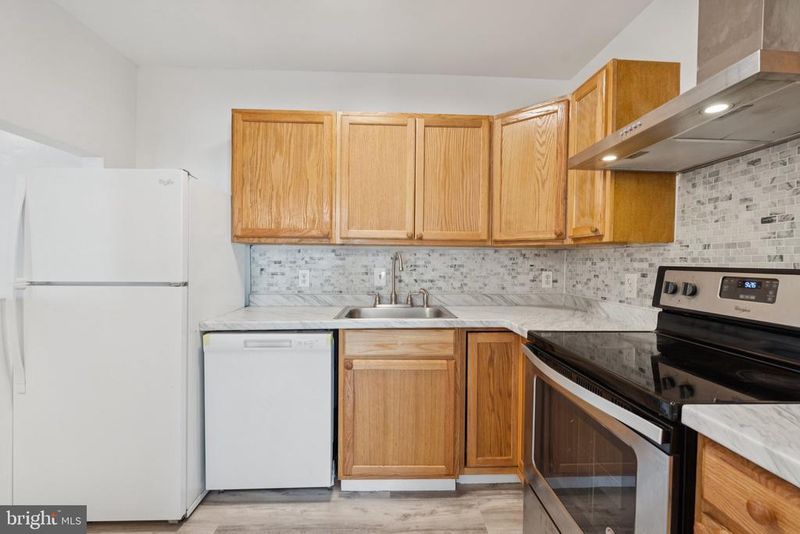 202 Chesterfield Ln #302, Stafford, VA 22556