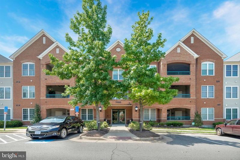7065 Heritage Hunt Dr #101, Gainesville, VA 20155