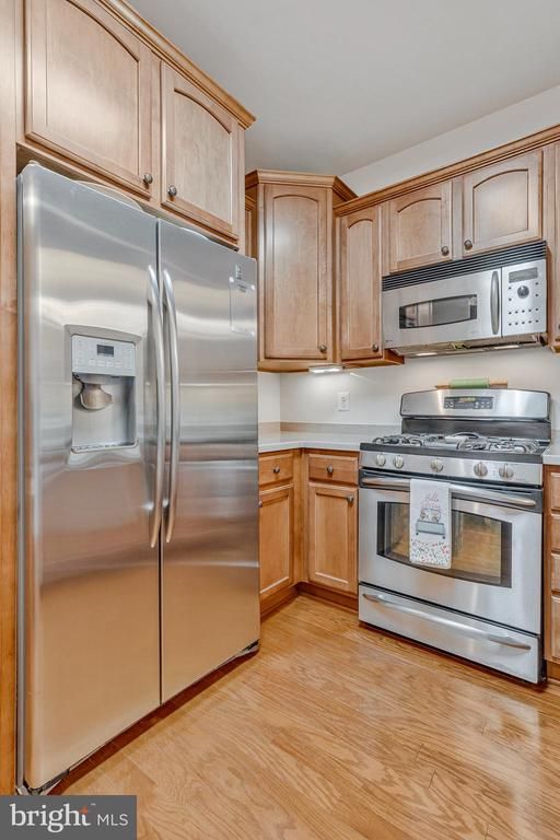 7065 Heritage Hunt Dr #101, Gainesville, VA 20155