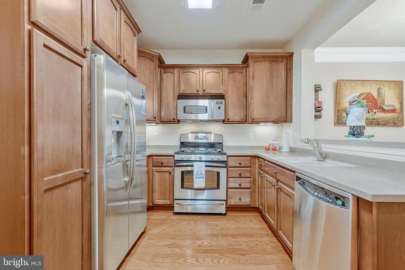 7065 Heritage Hunt Dr #101, Gainesville, VA 20155