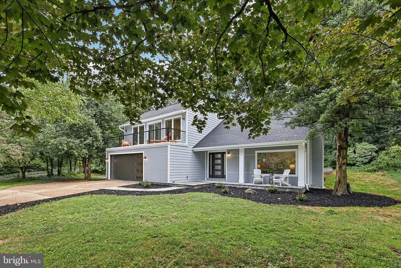 6400 Recreation Ln, Falls Church, VA 22041