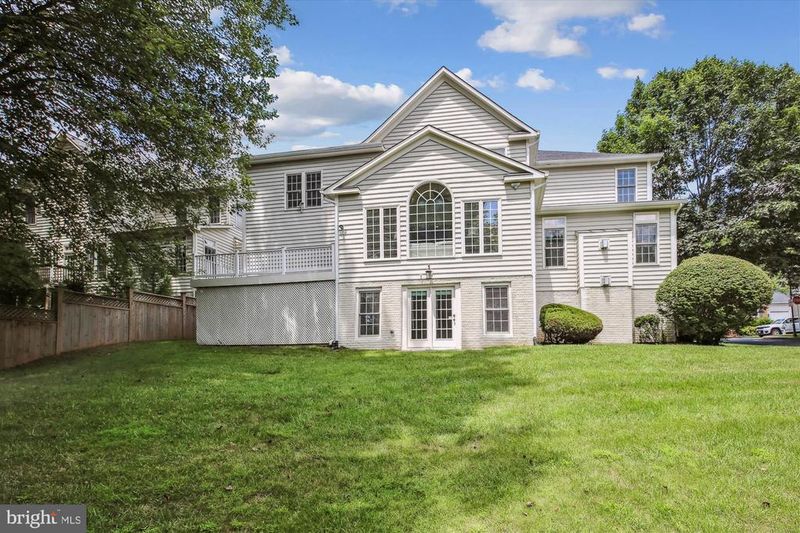 802 Still Creek Ln, Gaithersburg, MD 20878