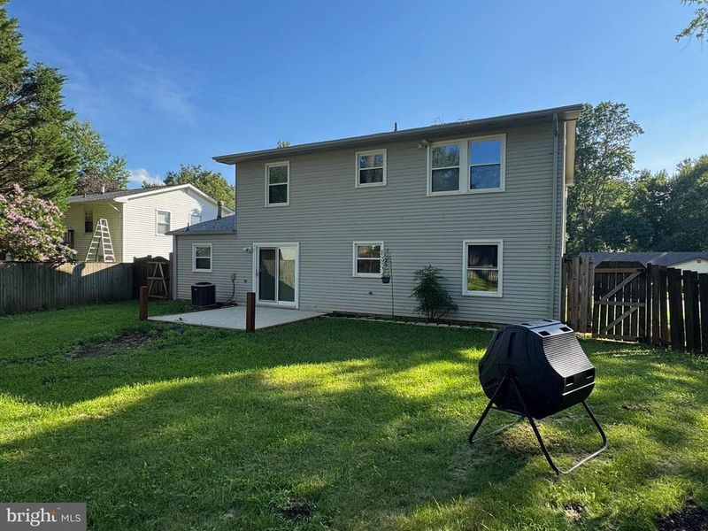1717 Fallsway Dr, Crofton, MD 21114