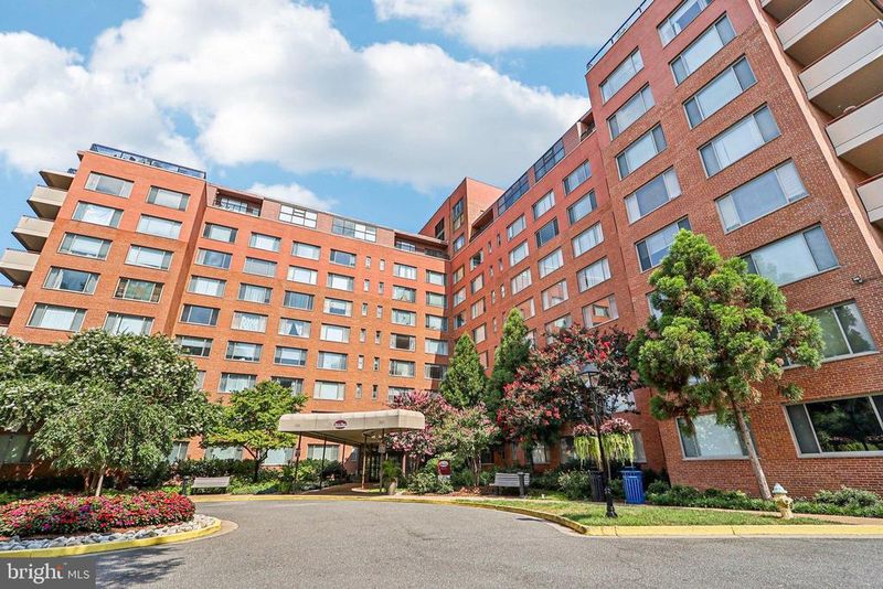 1111 Arlington Blvd #431, Arlington, VA 22209