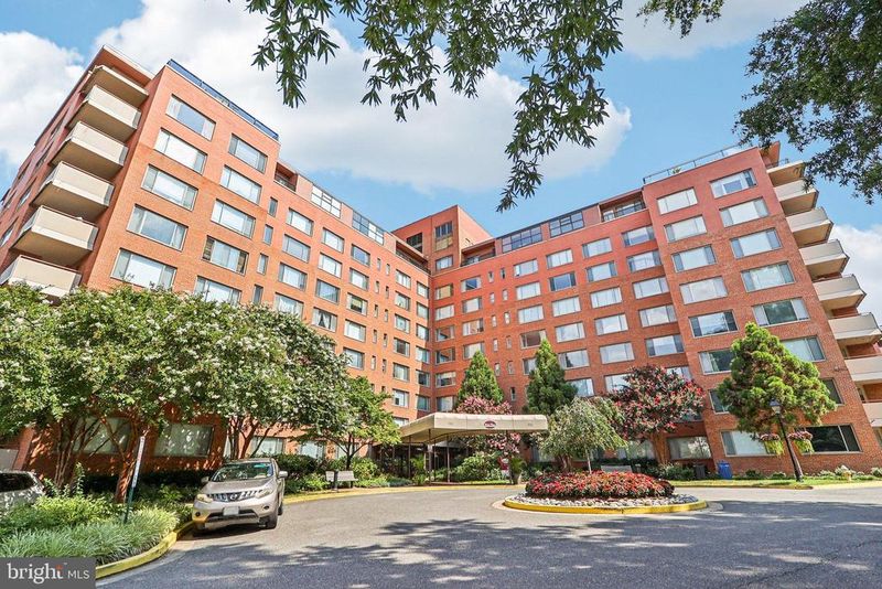 1111 Arlington Blvd #431, Arlington, VA 22209