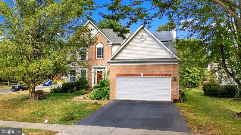 1714 Dearbought Dr, Frederick, MD 21701