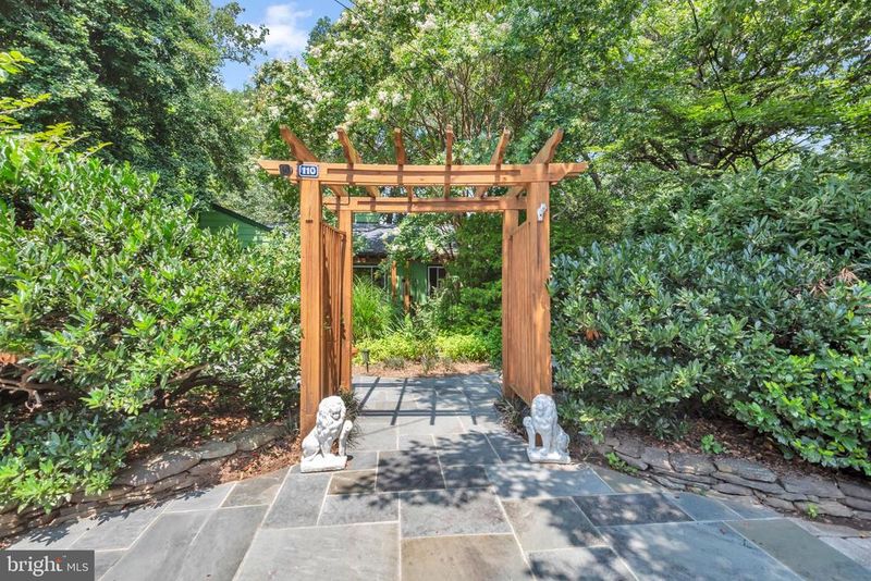 110 Devon Ct, Silver Spring, MD 20910