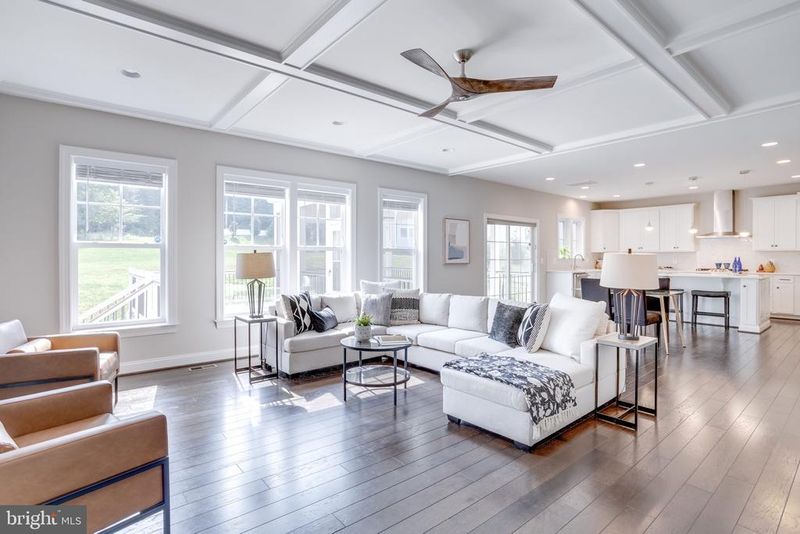 3139 Silvan Woods Dr, Fairfax, VA 22031