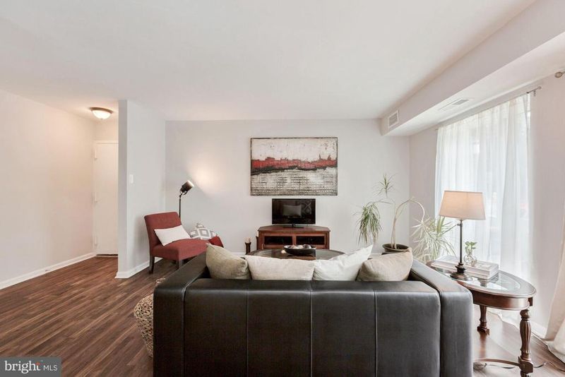 6151 Edsall Rd #D, Alexandria, VA 22304